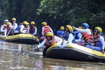 Perayaan HUT Askrindo dan Hari Kartini