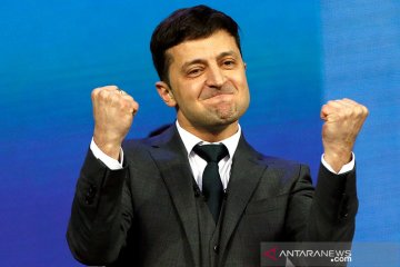 Aneka Ekspresi kemenangan Presiden Ukraina yang pelawak