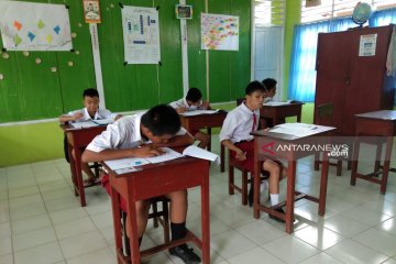 Wali Kota Sorong pantau pelaksanaan UNBK SMP dan SD