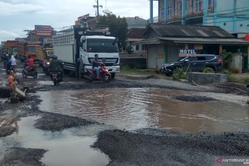 Jalan Lintas Timur Mesuji makin rusak parah