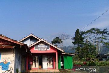 Menikmati panorama membentang di desa wisata Serang