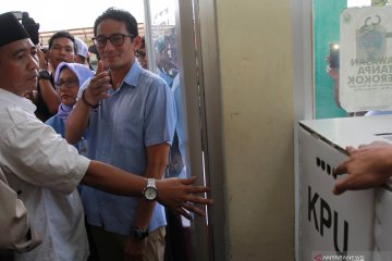 Sandiaga Uno tinjau rekapitulasi suara di Ciputat