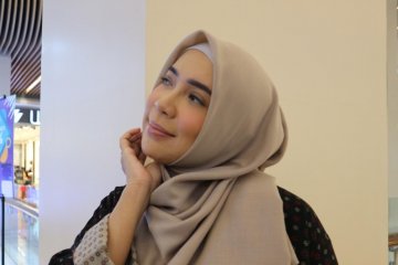 Tips memulai pakai hijab ala Fitri Tropica