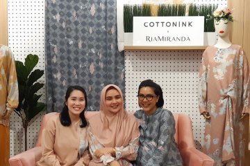 Ria Miranda dan Cotton Ink hadirkan koleksi kasual untuk Lebaran