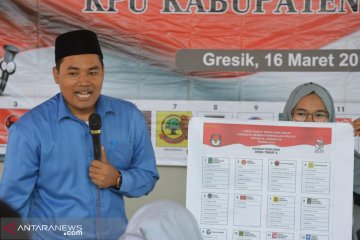 Petugas TPS kelelahan di Gresik bertambah