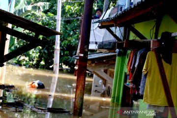 Bantuan disalurkan untuk korban banjir di Cililitan