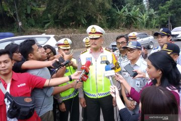 Truk sumbu 3 diimbau hindari Bumiayu-Ajibarang sebab perbaikan jalan