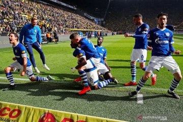 Sembilan pemain Dortmund dikalahkan Schalke 2-4