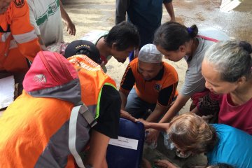 Pengungsi banjir Rawajati kesulitan air bersih