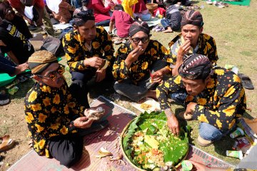Tradisi Merti Bhumi Phala saat musim tanam tembakau