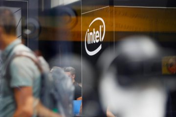 Bursa Wall Street menguat, namun saham Intel anjlok 8,99 persen