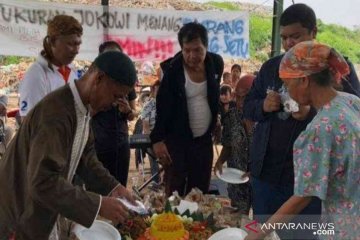 Ratusan pemulung TPA Burangkeng Bekasi syukuran atas kemenangan Jokowi