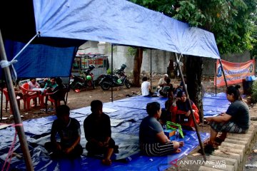 Sebagian warga Kembangan Utara masih bermalam di pengungsian