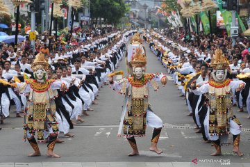 Tari Telek massal di Klungkung Bali