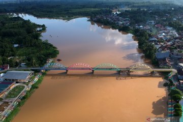 Jembatan Betrix peninggalan kolonial Belanda di Sarolangun