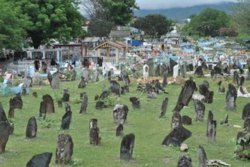 ZIARAH KUBUR JELANG RAMADAN