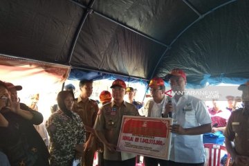 Menteri Sosial serahkan bantuan senilai Rp1 miliar untuk Bengkulu