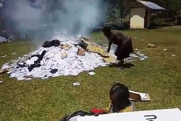 Bawaslu Papua dalami keterangan PPD dan Pandis Tingginambut