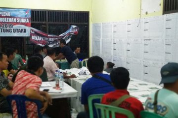 KPU Bandarlampung undur rekapitulasi suara pemilu