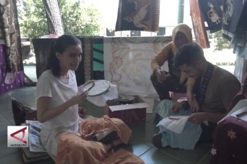 Melihat lebih dekat keragaman kain Nusantara di Solo
