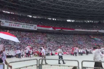 Flash - Massa pendukung Jokowi-Amin penuhi GBK