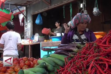 Pedagang dan pembeli berharap harga cabai merah turun