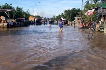Korban banjir Bengkulu butuhkan obat-obatan, makanan, dan air bersih