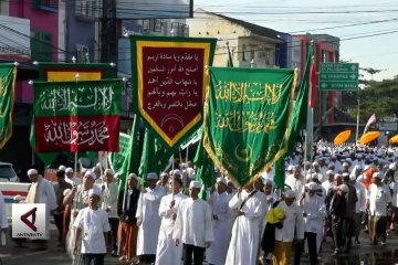 Belasan ribu orang ikuti tradisi Ziarah Kubro sambut Ramadhan