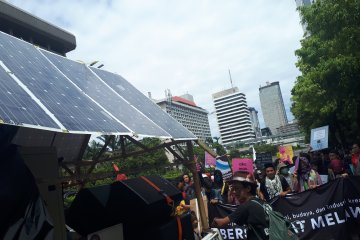 Sindikasi gunakan panel surya untuk dukung aksi Hari Buruh