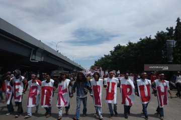 Aksi Hari Buruh di Makassar berlangsung kondusif