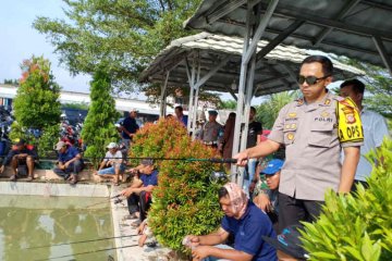 Polres Majalengka ajak buruh lomba mancing peringati "May Day"