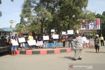 Buruh korban PHK Freeport tuntut kejelasan surat Gubernur