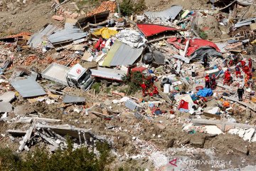 Puluhan rumah hilang akibat tanah longsor di La Paz, Bolivia