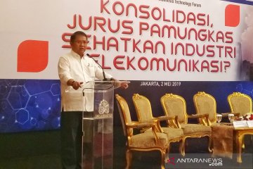 Kominfo imbau operator seluler konsolidasi tanpa khawatirkan frekuensi