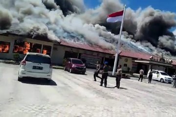 Kantor Polres Lampung Selatan terbakar diduga karena korsleting