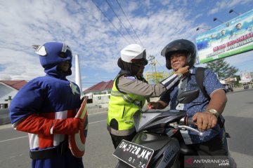 Captain America ikut Operasi Simpatik