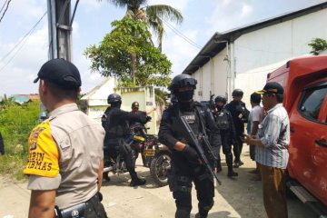 Polisi Bekasi pastikan satu terduga teroris tewas