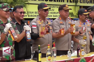 Sambut Ramadhan, ribuan botol minuman beralkohol dimusnahkan