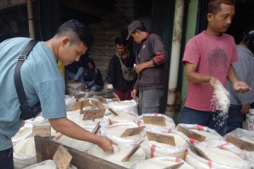 Harga beras di Cipinang terpantau stabil