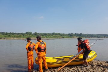 Korban tenggelam di Sungai Progo saat 'padusan' belum ditemukan