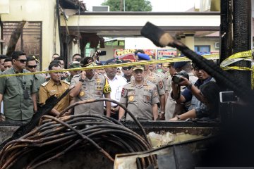 Kapolri kunjungi kantor Mapolres Lampung Selatan yang terbakar