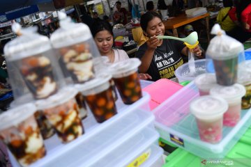 Ramainya pasar takjil di berbagai daerah