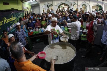 Bubur Samin gratis untuk berbuka puasa