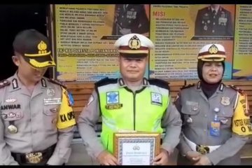 Seorang polisi heroik dapat penghargaan Kapolresta Pontianak