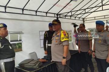 Kapolda Jatim pantau pengamanan rekapitulasi suara tingkat provinsi