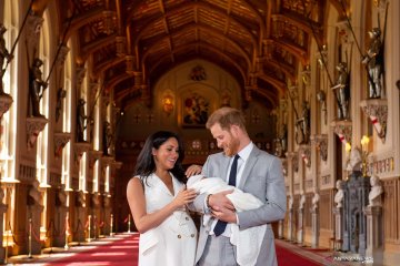 Penampilan perdana bayi Pangeran Harry dan Meghan
