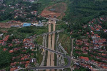 Pembangunan ruas tol Cisumdawu