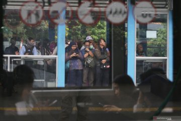 Rute TransJakarta lintasi kawasan Gedung DPR RI kembali normal