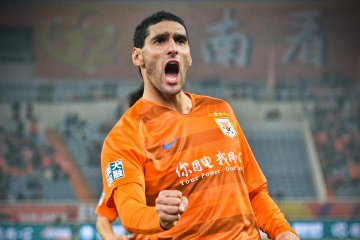 Marouane Fellaini antar Shandong ke babak knockout