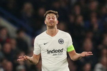 Frankfurt paksa Chelsea lanjut ke adu penalti